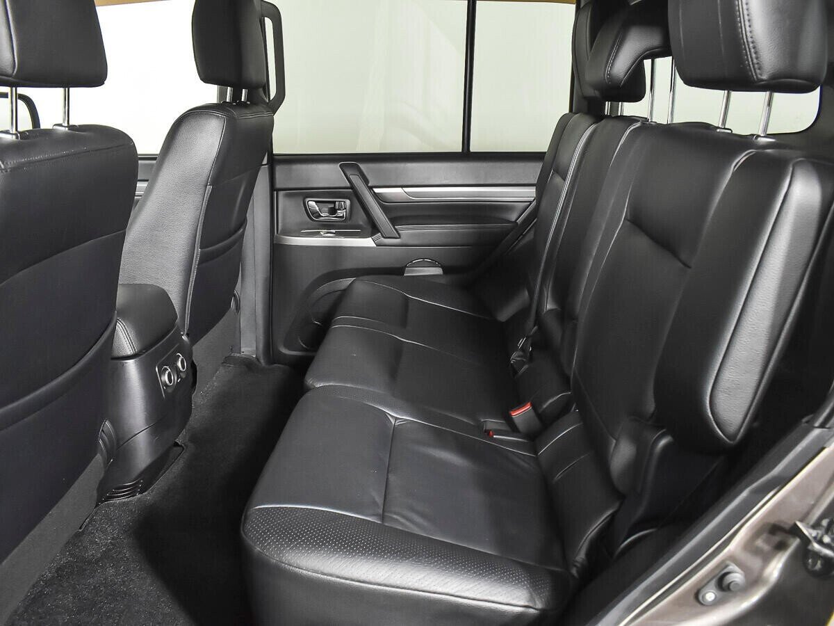 Mitsubishi Pajero, 3.2 л, АТ, 2011 фото 1