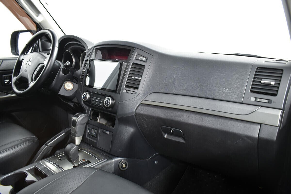 Mitsubishi Pajero, 3.0 л, АТ, 2012 фото 2