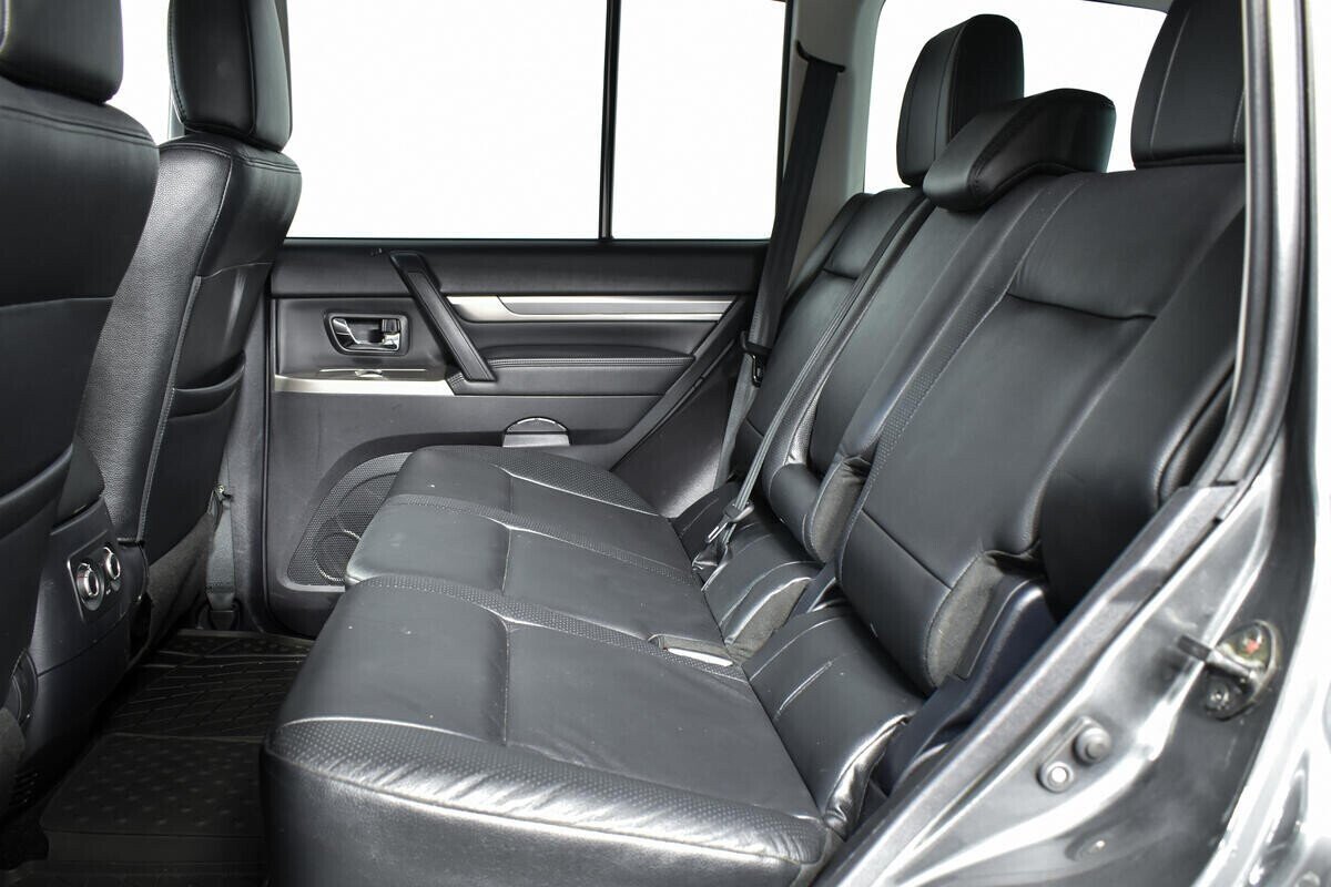 Mitsubishi Pajero, 3.0 л, АТ, 2012 фото 1