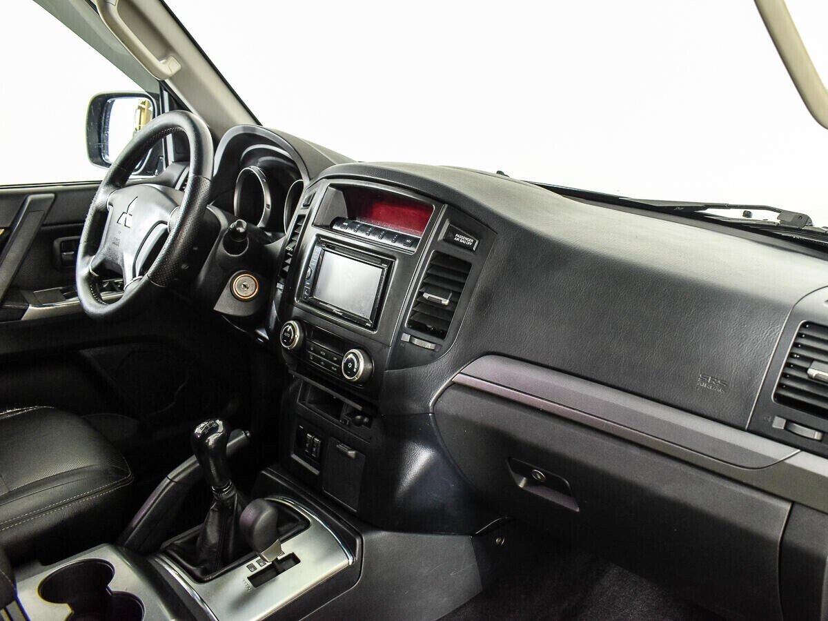 Mitsubishi Pajero, 3.0 л, АТ, 2012 фото 2