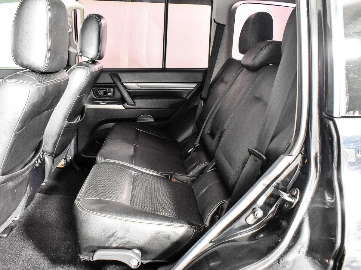 Mitsubishi Pajero, 3.0 л, АТ, 2012 фото 1