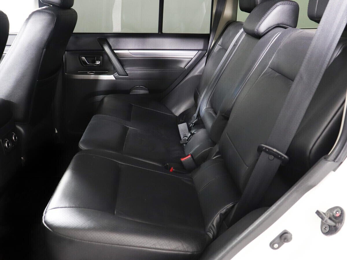 Mitsubishi Pajero, 3.0 л, АТ, 2013 фото 1