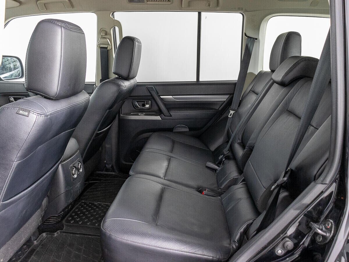 Mitsubishi Pajero, 3.0 л, АТ, 2013 фото 1