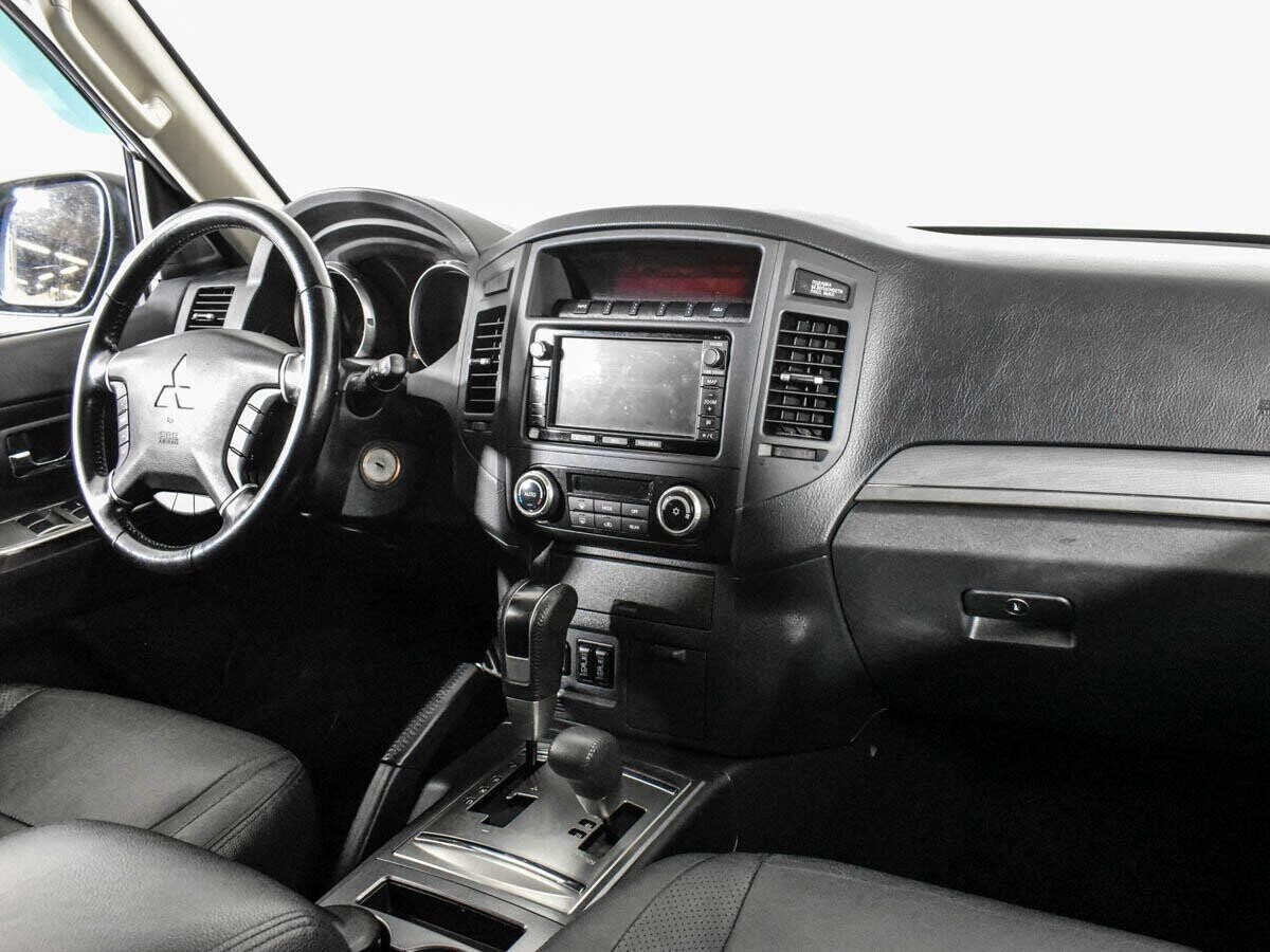 Mitsubishi Pajero, 3.0 л, АТ, 2013 фото 2