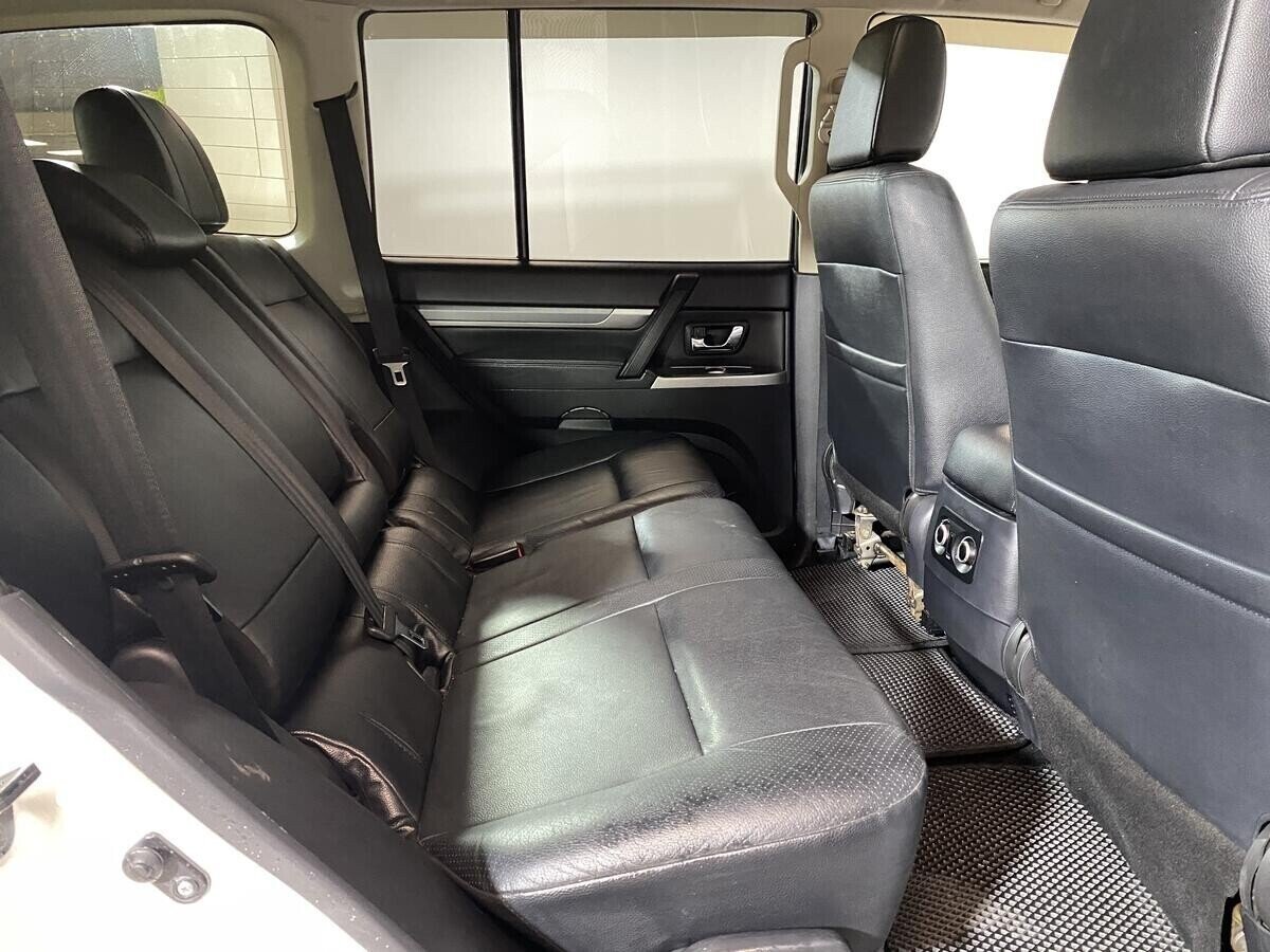 Mitsubishi Pajero, 3.2 л, АТ, 2013 фото 1