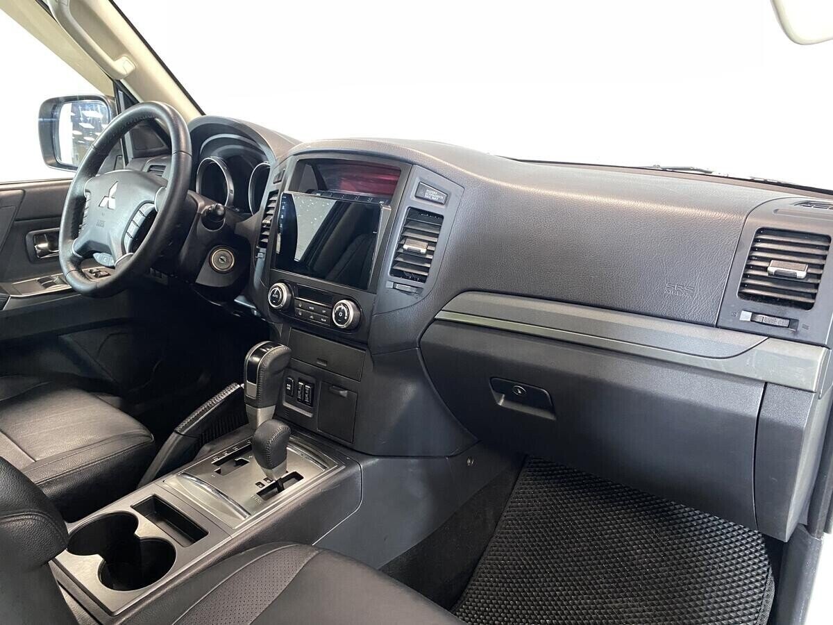 Mitsubishi Pajero, 3.2 л, АТ, 2013 фото 9