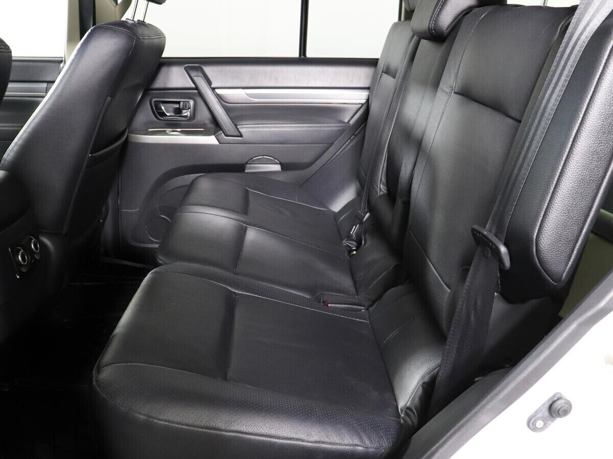 Mitsubishi Pajero, 3.5 л, АТ, 2014 фото 1
