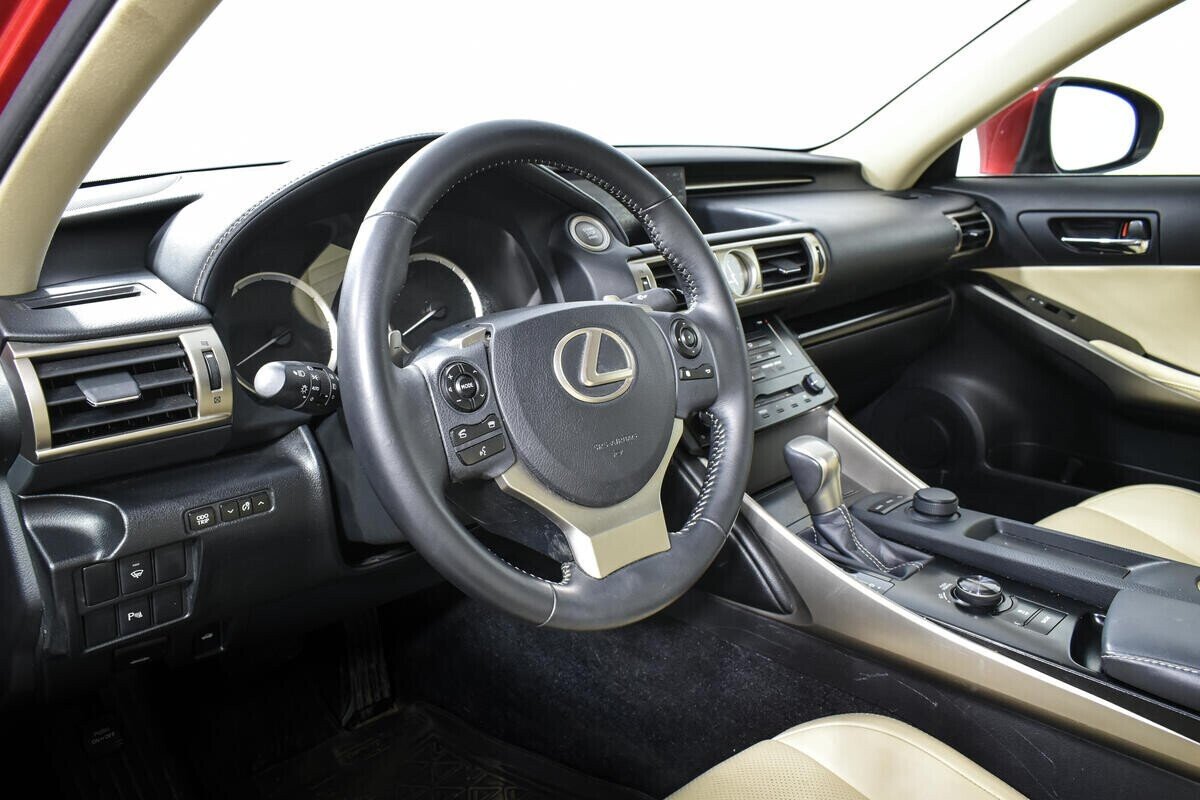 Lexus IS, 2.5 л, АТ, 2016 фото 7