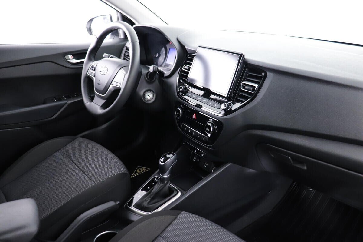 Hyundai Solaris, 1.6 л, АТ, 2021 фото 2