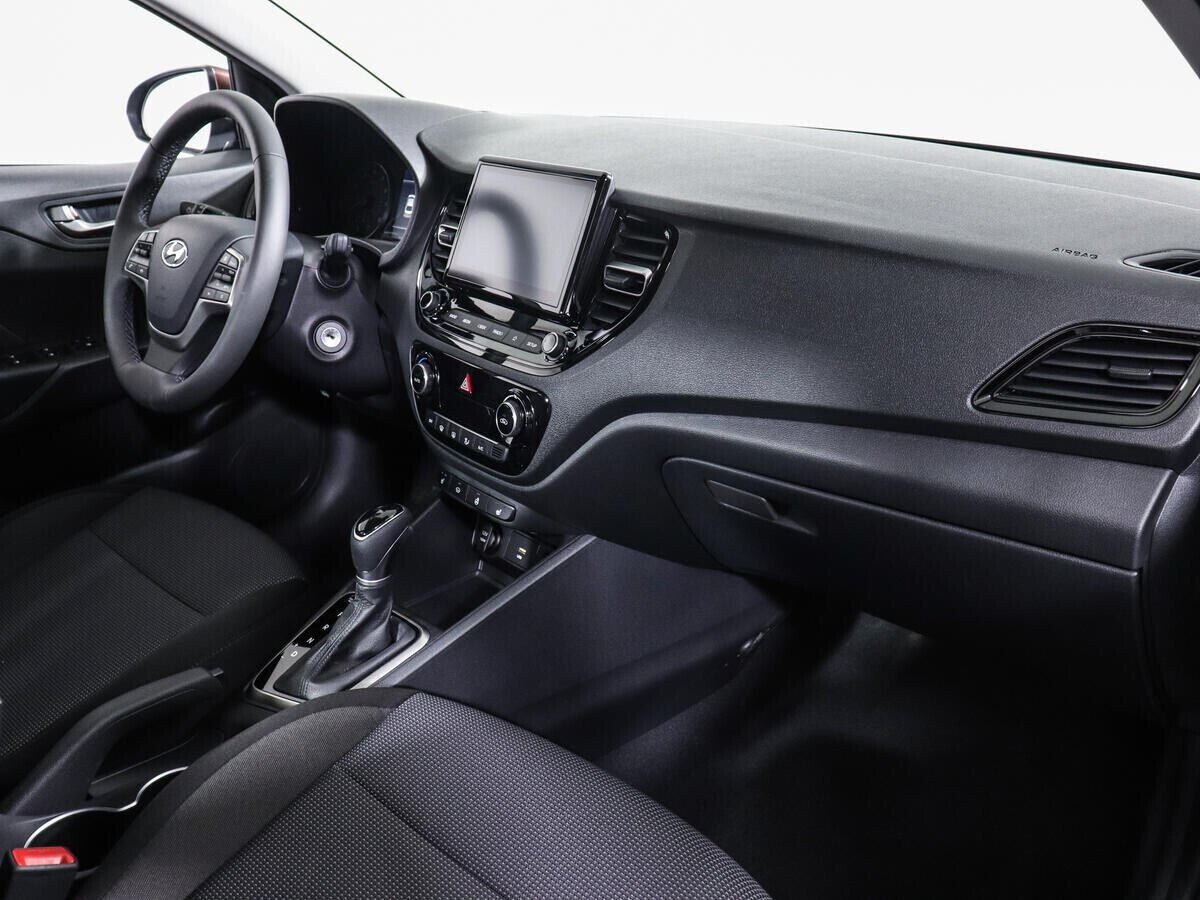 Hyundai Solaris, 1.6 л, АТ, 2021 фото 2