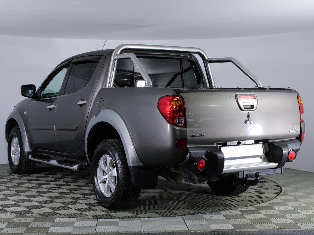 Mitsubishi L200, 2.5 л, АТ, 2012 фото 6
