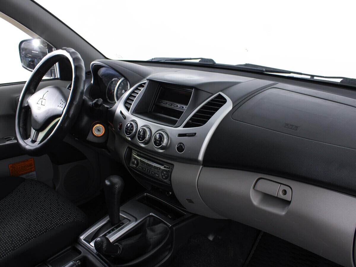 Mitsubishi L200, 2.5 л, АТ, 2012 фото 2