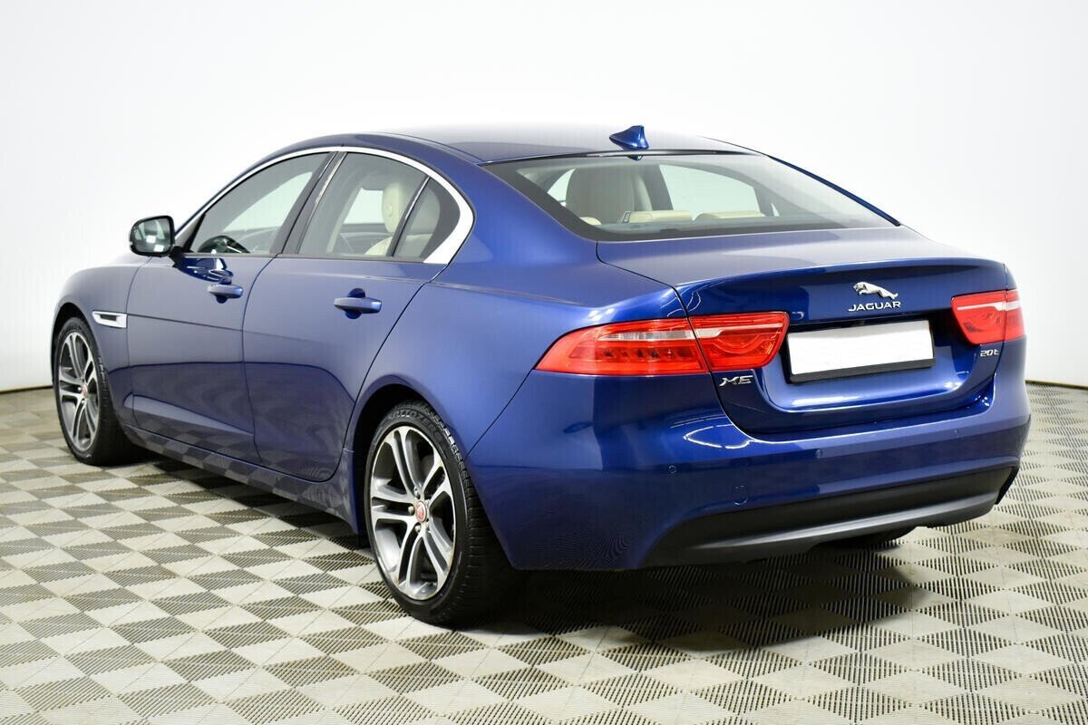 Jaguar XE, 2.0 л, АТ, 2016 фото 6