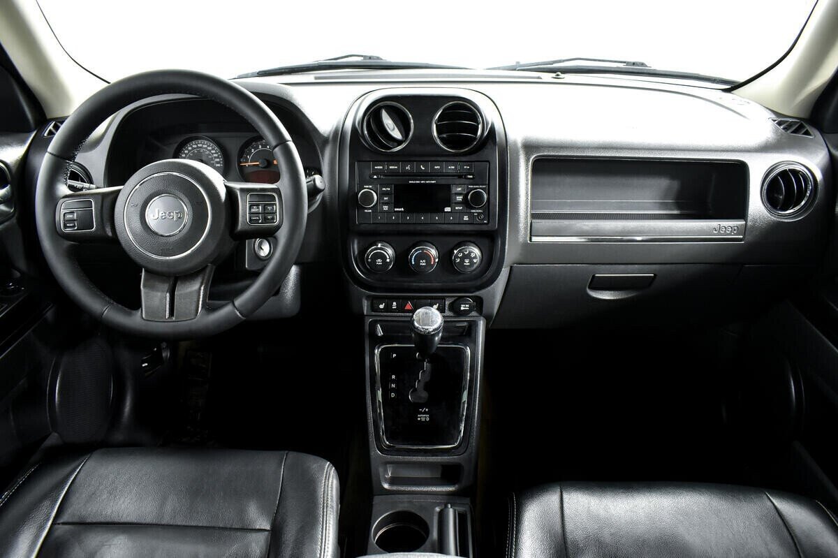 Jeep Liberty (Patriot), 2.4 л, Вариатор, 2010 фото 9