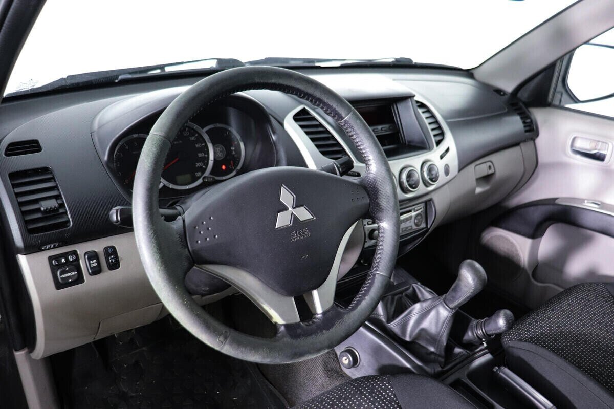 Mitsubishi L200, 2.5 л, МТ, 2012 фото 7