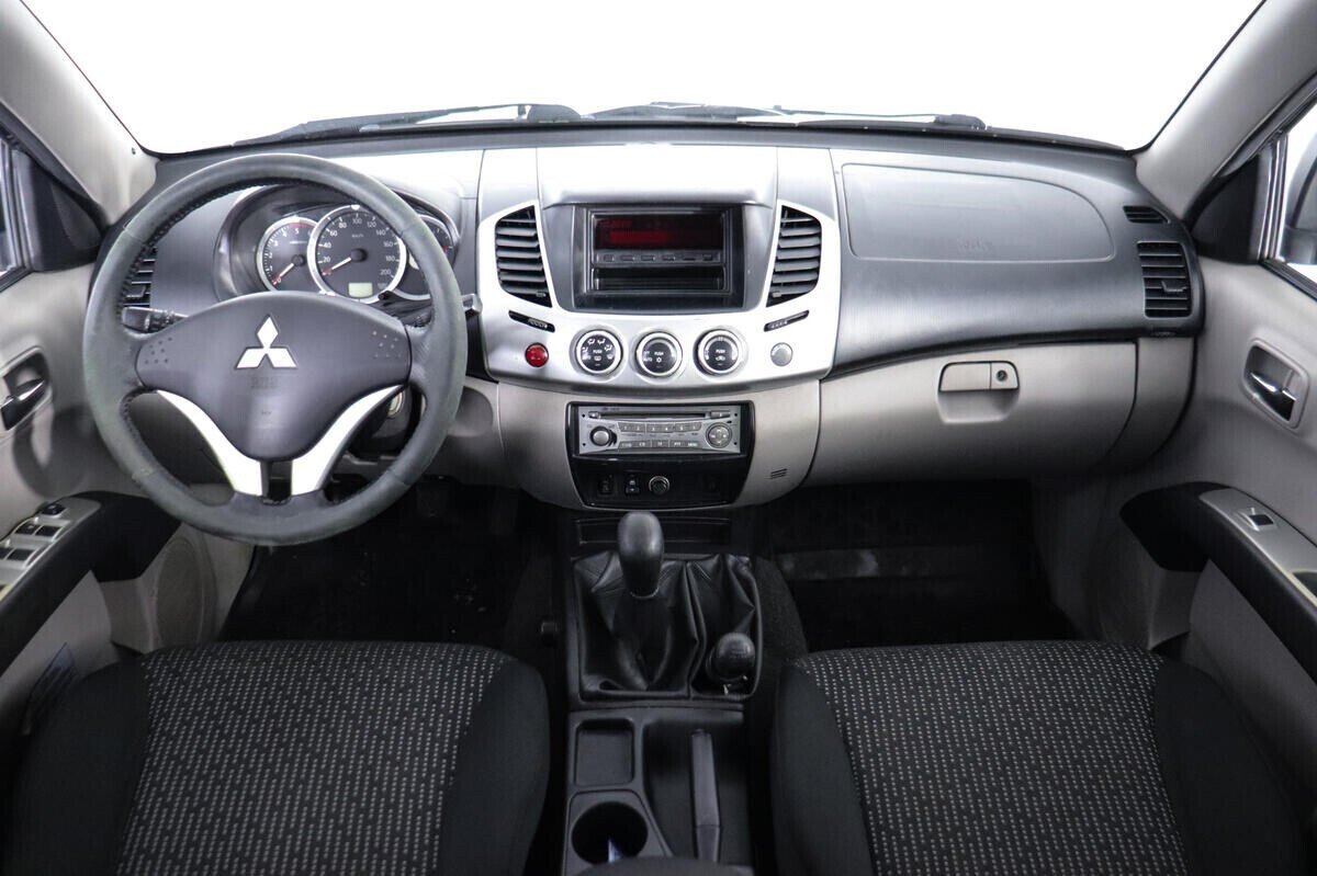 Mitsubishi L200, 2.5 л, МТ, 2012 фото 8