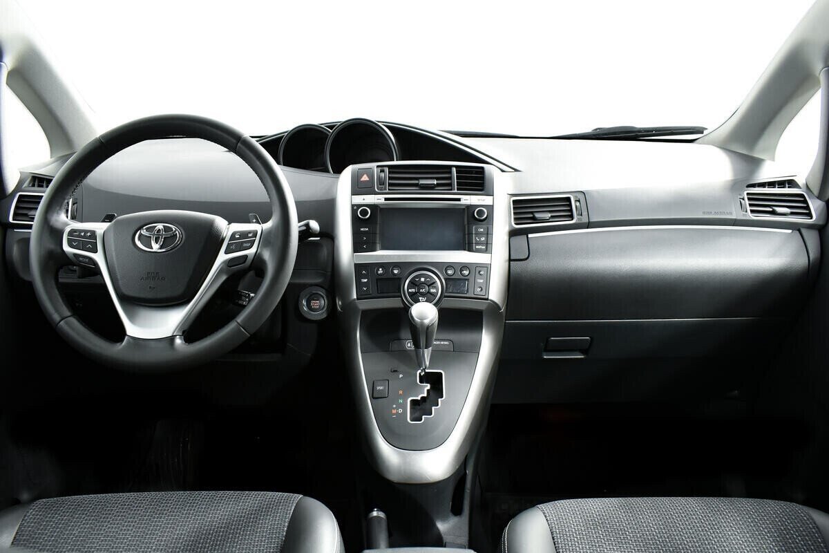 Toyota Verso, 1.8 л, Вариатор, 2014 фото 8