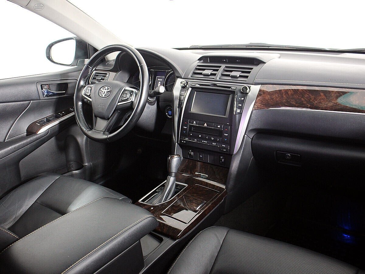 Toyota Camry, 2.5 л, АТ, 2017 фото 2