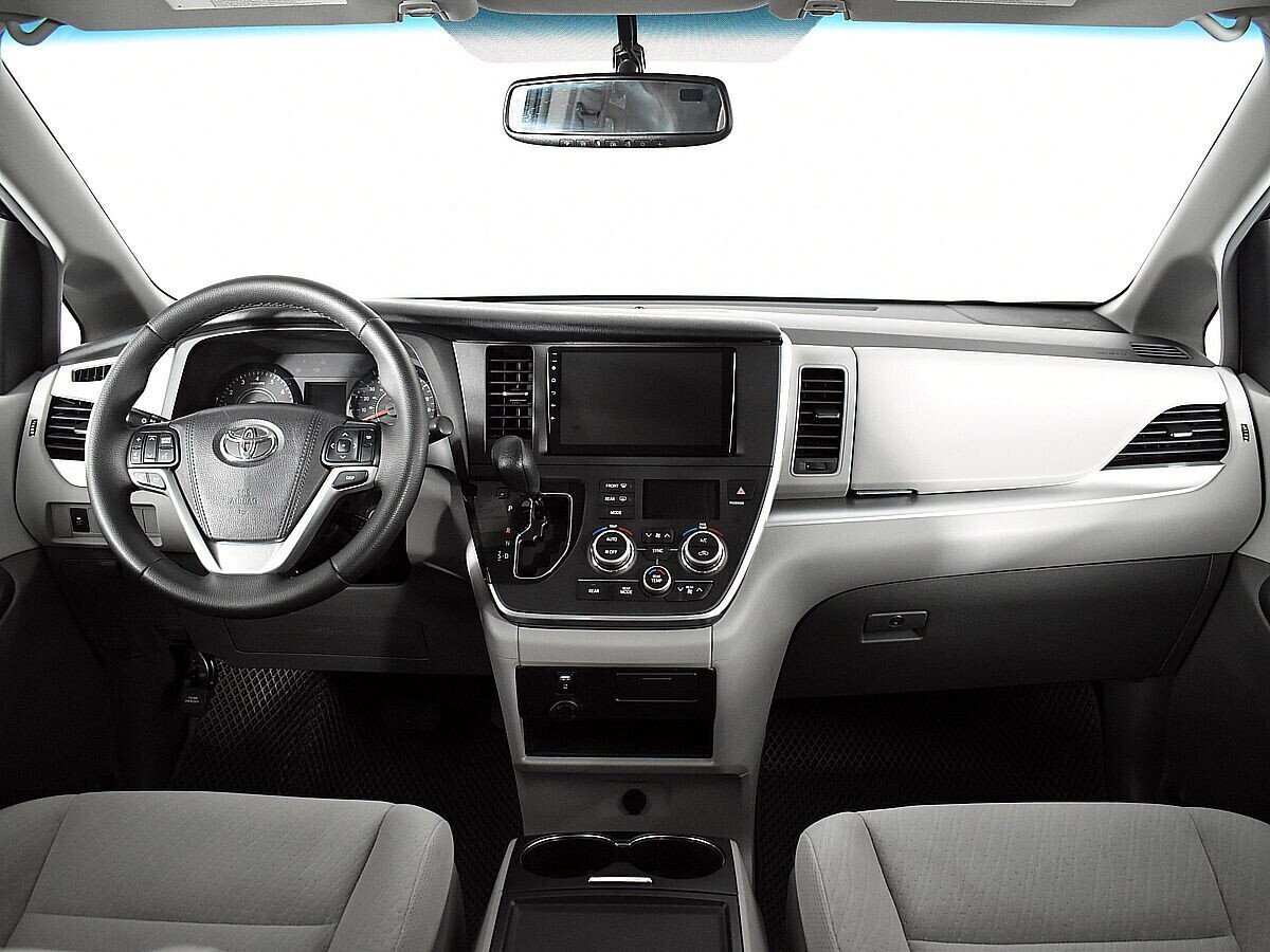 Toyota Sienna, 3.5 л, АТ, 2016 фото 7