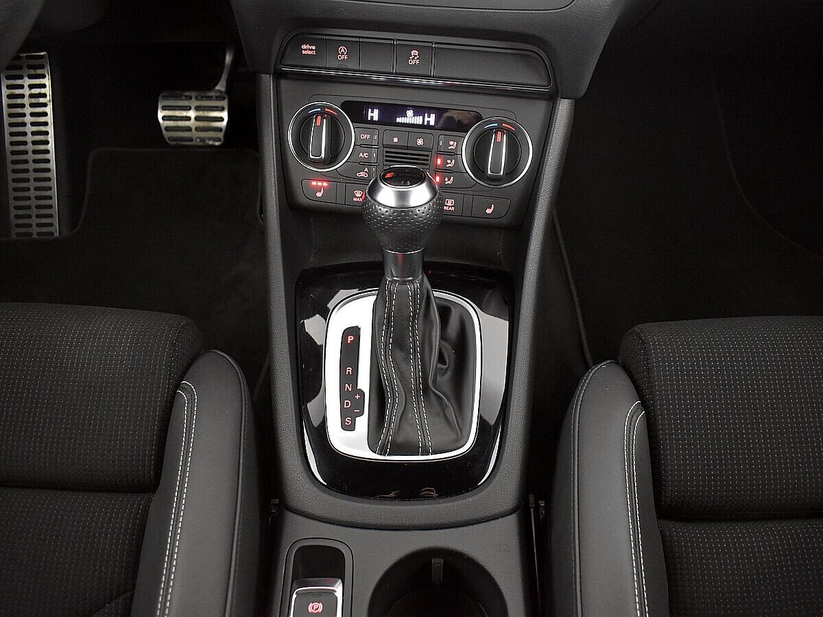 Audi Q3, 2.0 л, Робот, 2017 фото 2