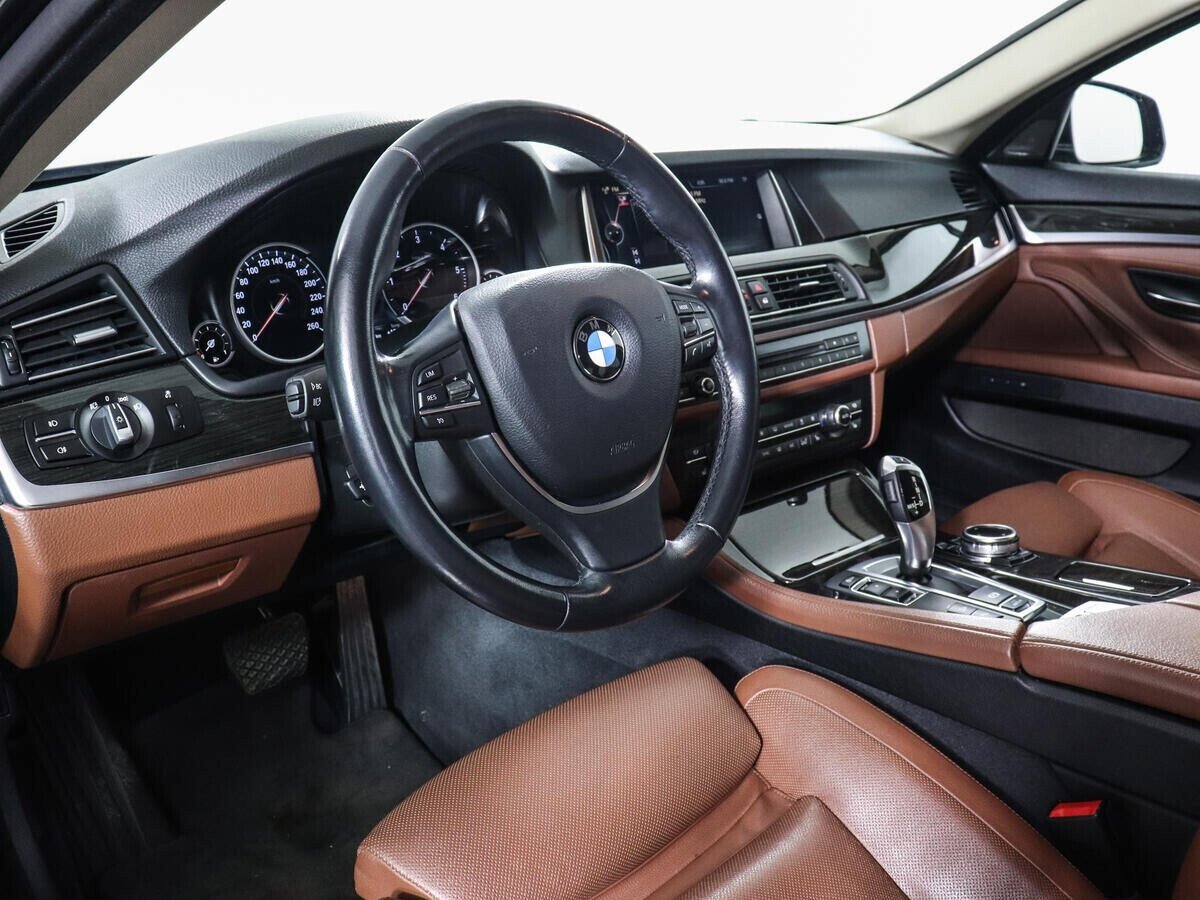 BMW 5 серии, 3.0 л, АТ, 2016 фото 7