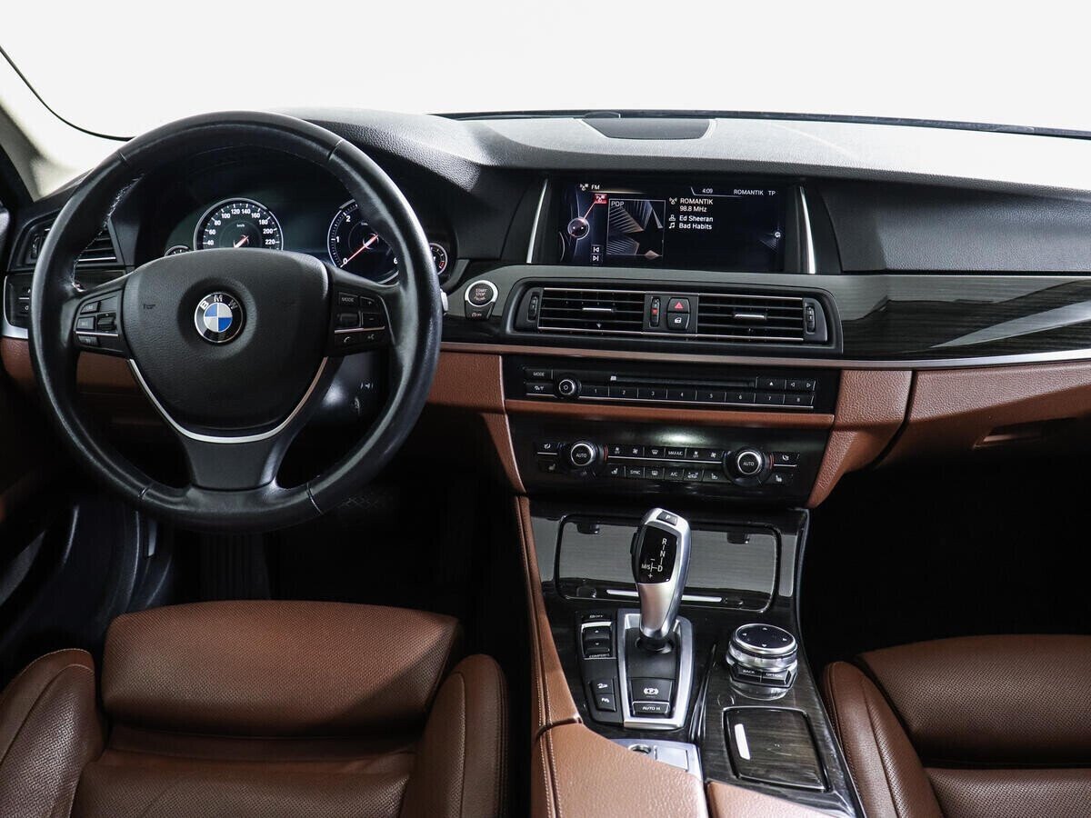 BMW 5 серии, 3.0 л, АТ, 2016 фото 8