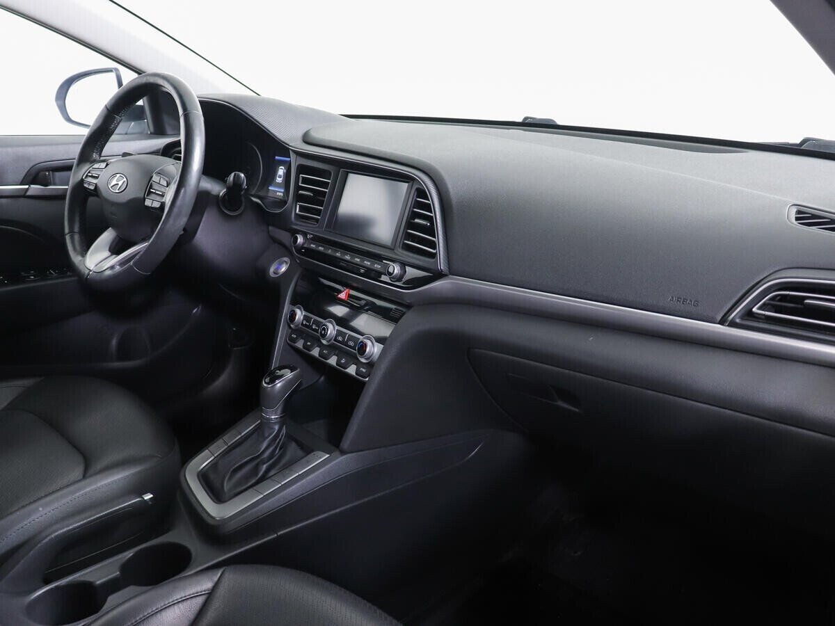 Hyundai Elantra, 2.0 л, АТ, 2019 фото 8