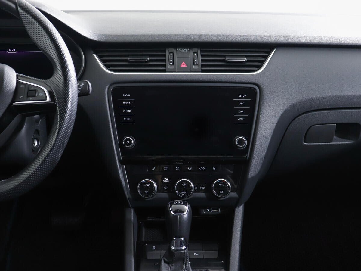 Skoda Octavia, 1.8 л, Робот, 2018 фото 10