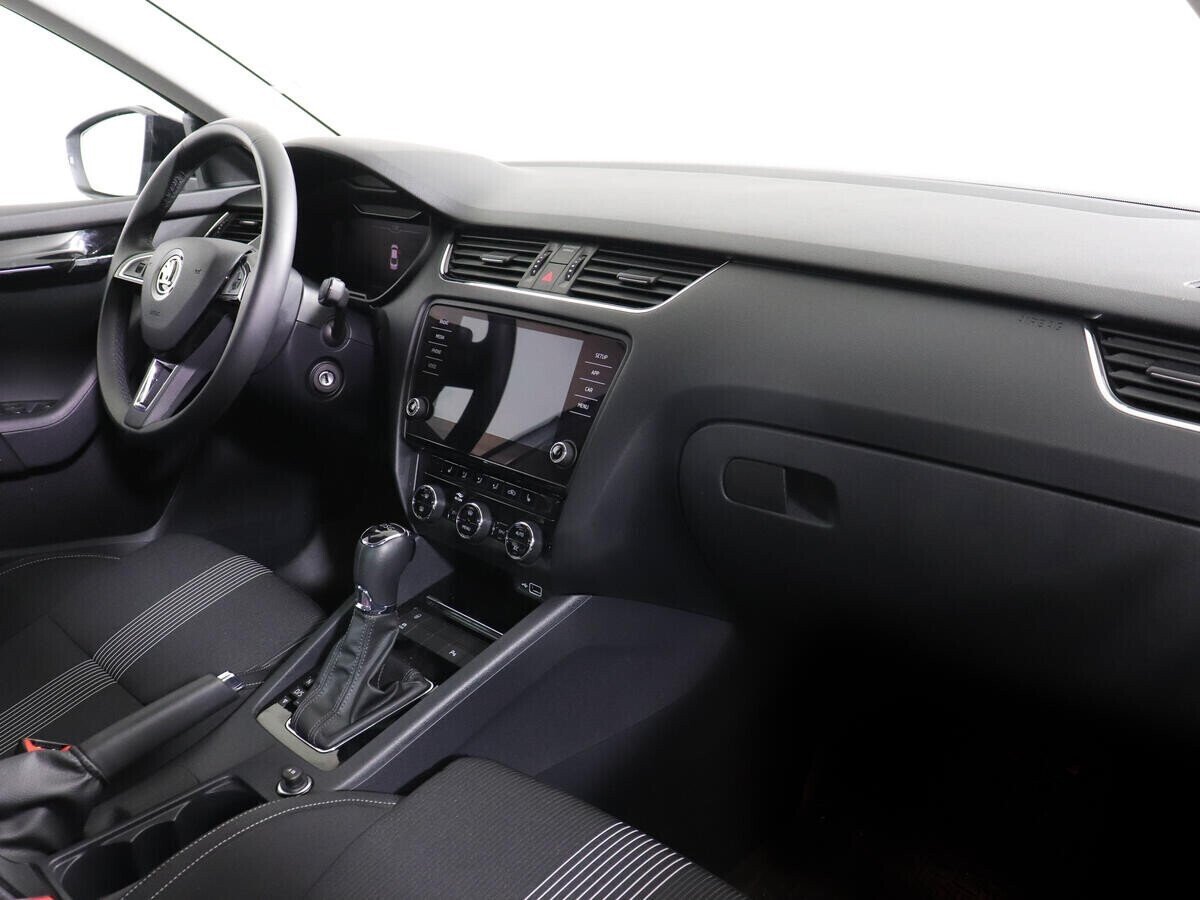 Skoda Octavia, 1.8 л, Робот, 2020 фото 2