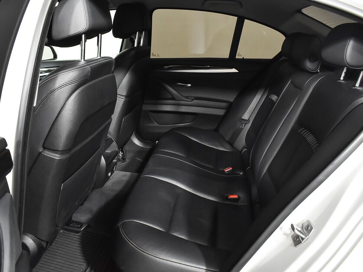 BMW 5 серии, 3.0 л, АТ, 2015 фото 12