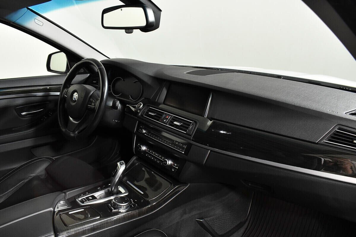 BMW 5 серии, 3.0 л, АТ, 2015 фото 11