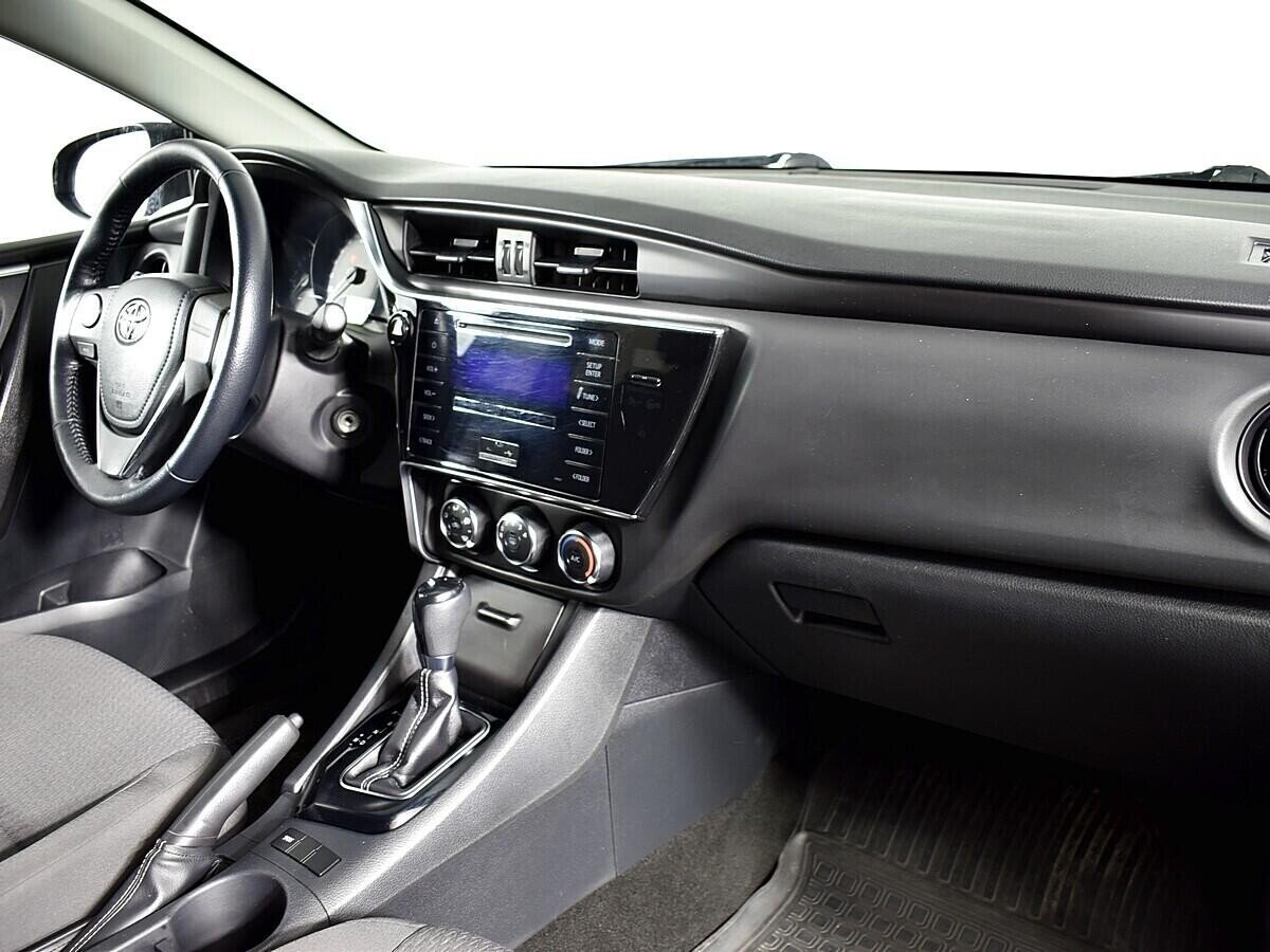 Toyota Corolla, 1.3 л, Вариатор, 2017 фото 2