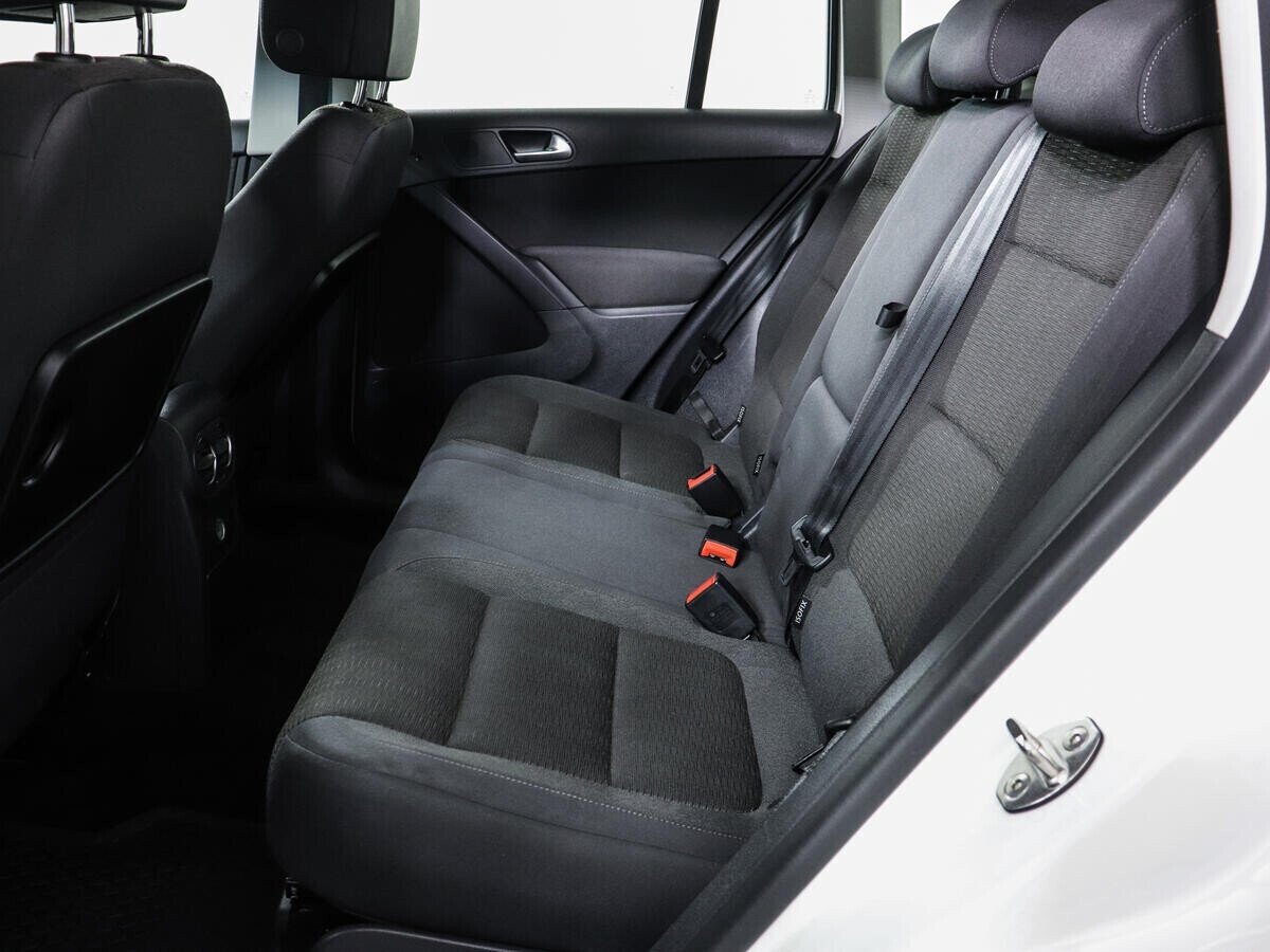 Volkswagen Tiguan, 2.0 л, АТ, 2015 фото 1