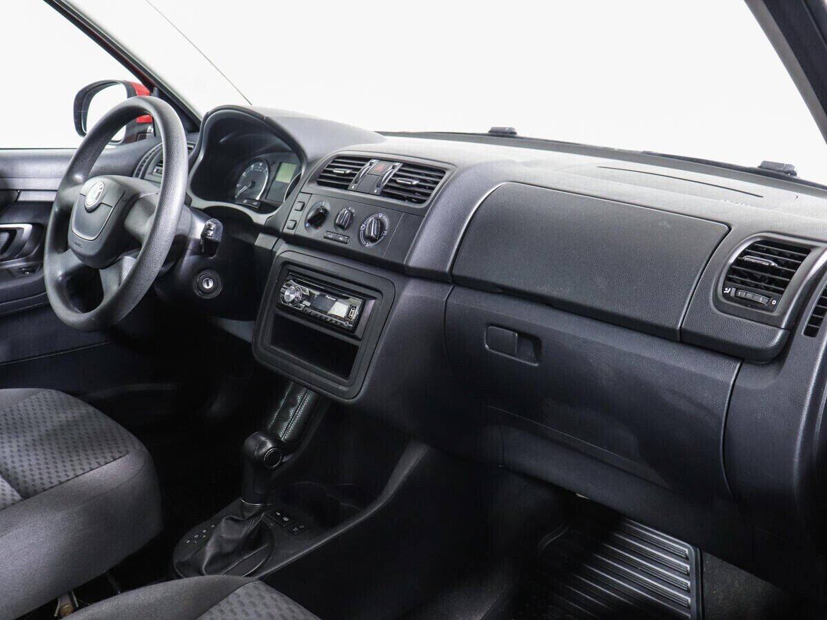 Skoda Fabia, 1.6 л, АТ, 2012 фото 1
