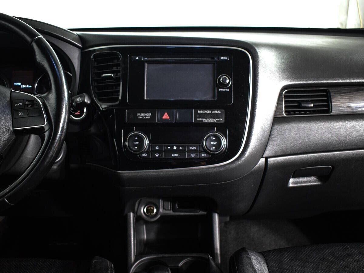 Mitsubishi Outlander, 2.0 л, Вариатор, 2016 фото 8