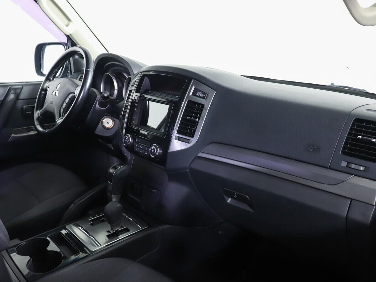 Mitsubishi Pajero, 3.0 л, АТ, 2016 фото 2