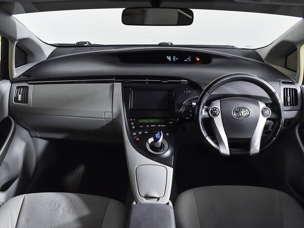 Toyota Prius, 1.5 л, АТ, 2010 фото 8