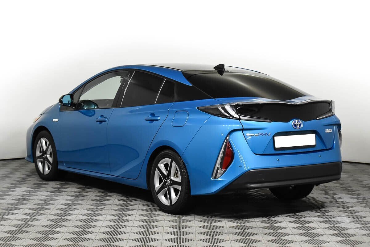 Toyota Prius, 1.8 л, АТ, 2017 фото 6