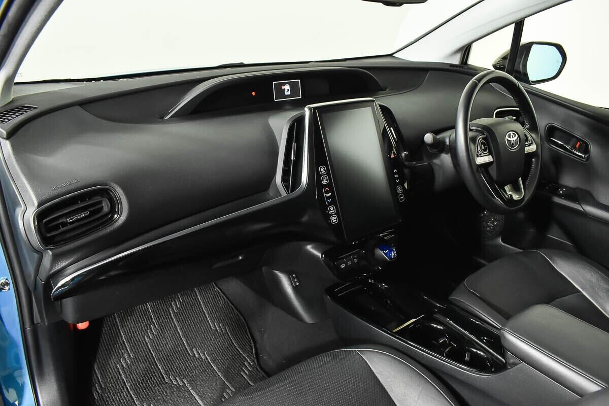 Toyota Prius, 1.8 л, АТ, 2017 фото 11