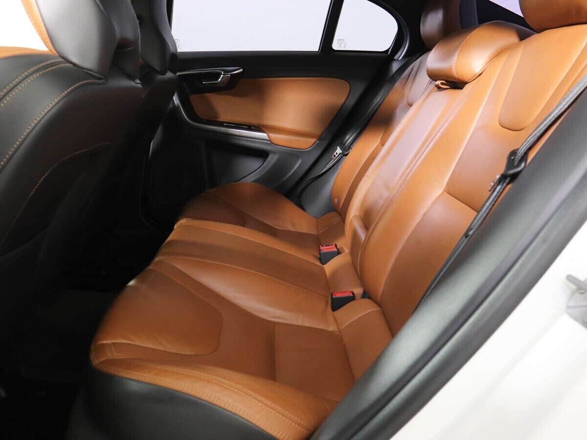Volvo S60, 2.5 л, АТ, 2014 фото 1