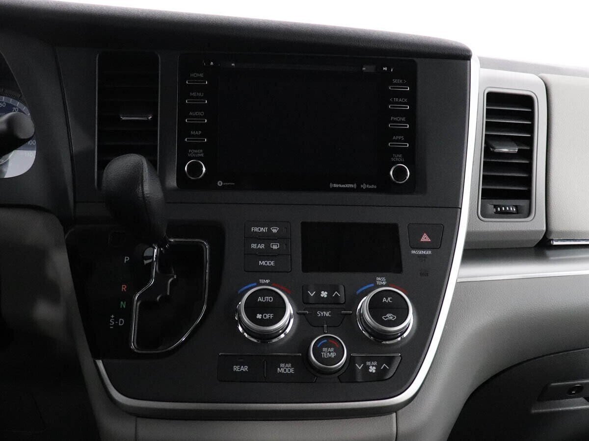 Toyota Sienna, 3.5 л, АТ, 2018 фото 11