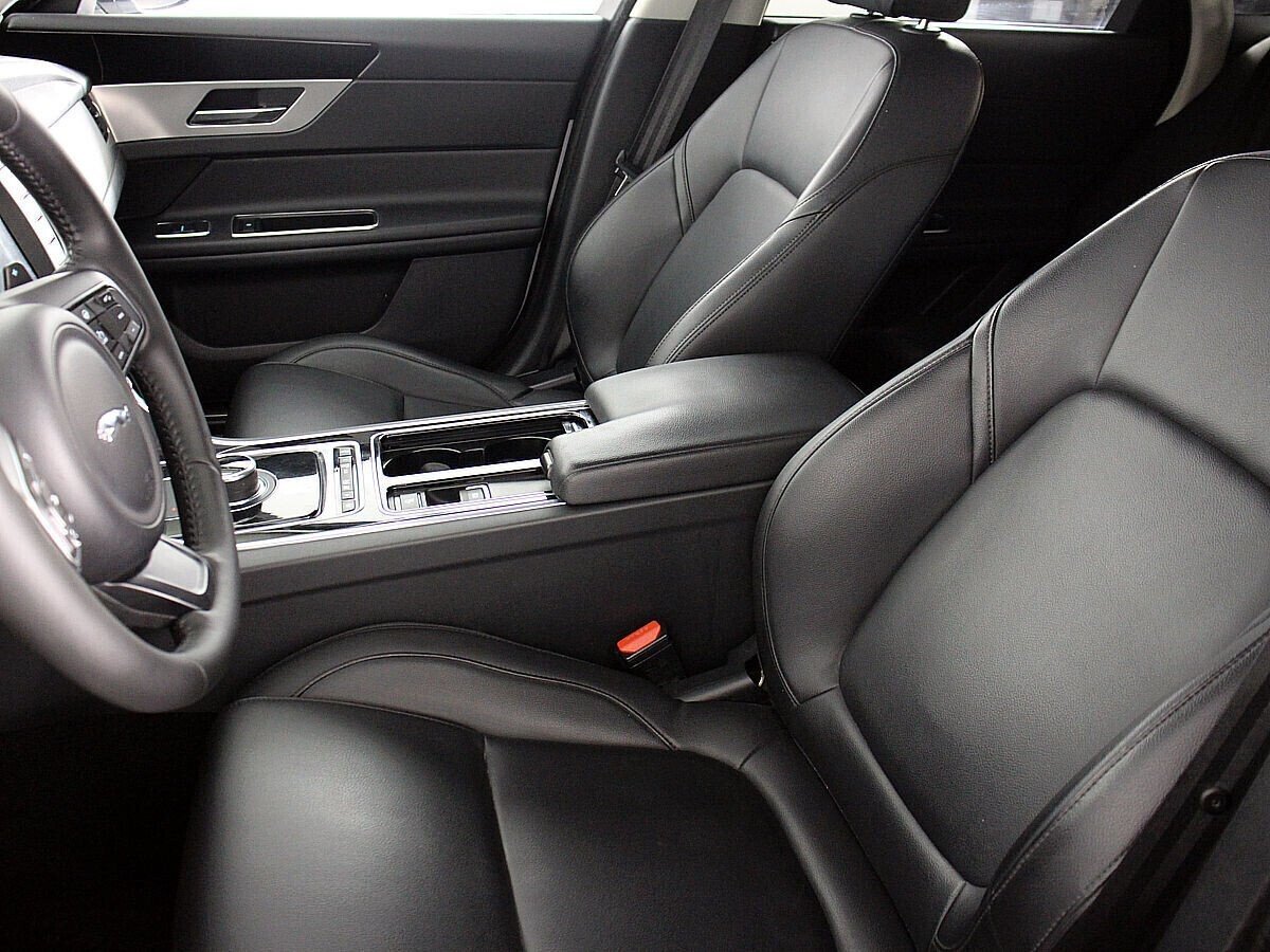 Jaguar XF, 2.0 л, АТ, 2013 фото 2