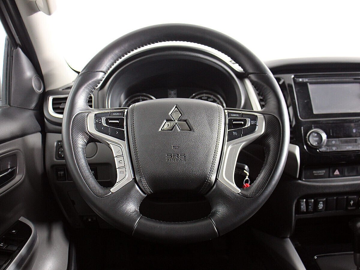 Mitsubishi L200, 2.4 л, АТ, 2017 фото 8