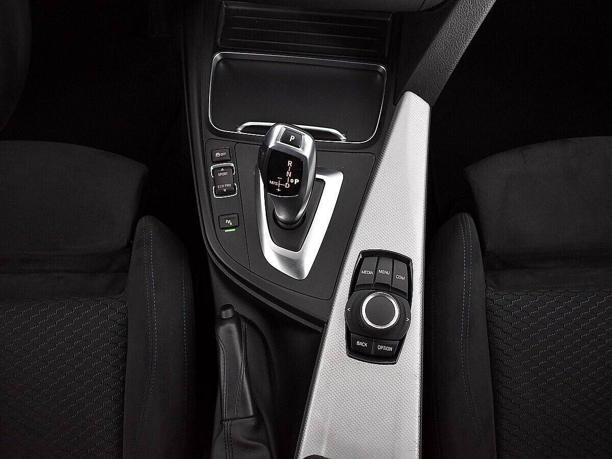 BMW 3 серии, 2.0 л, АТ, 2018 фото 2