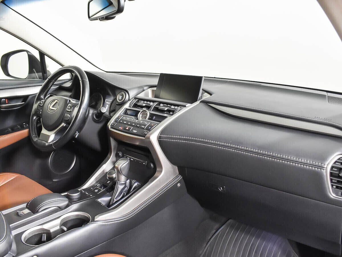 Lexus NX, 2.0 л, Вариатор, 2015 фото 11