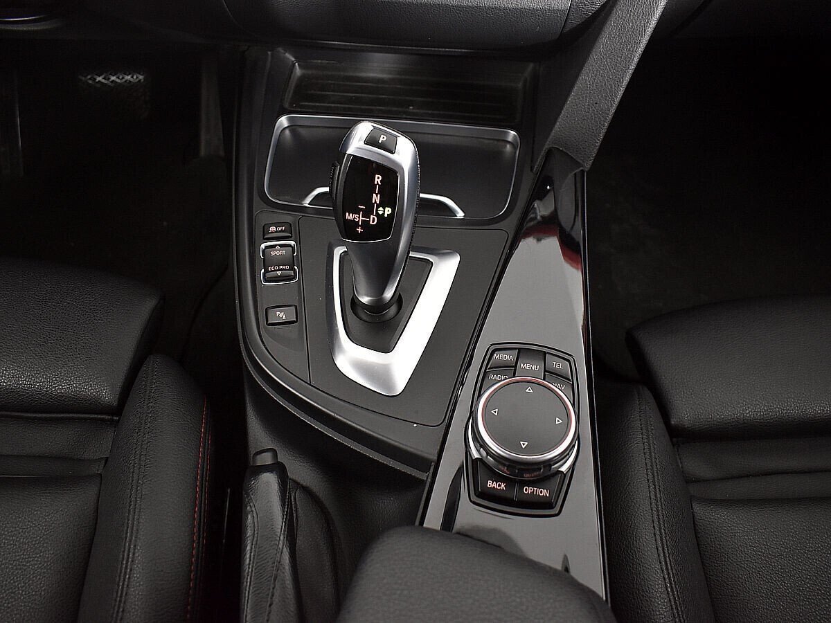 BMW 3 серии, 2.0 л, АТ, 2015 фото 1