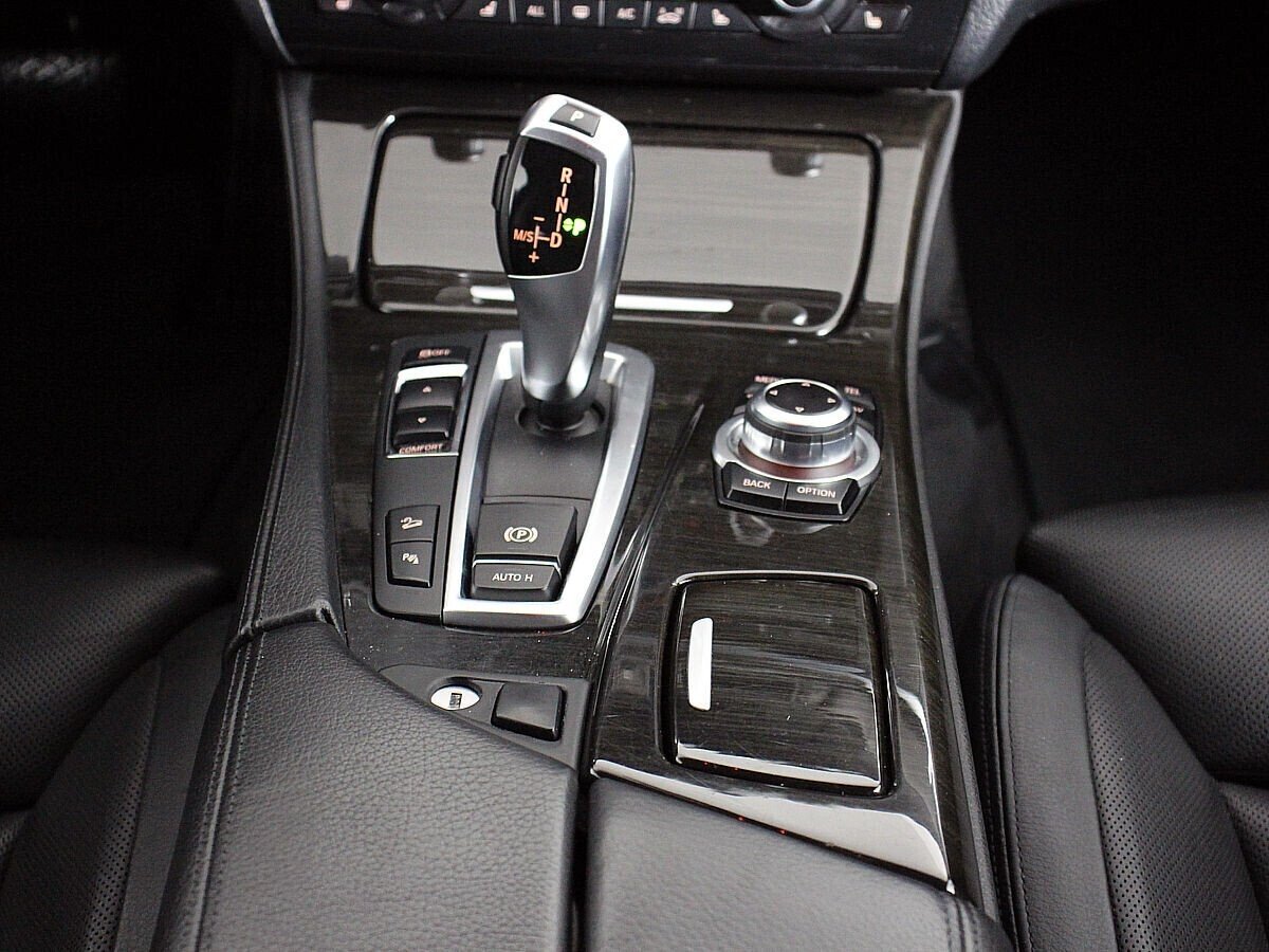 BMW 5 серии, 3.0 л, АТ, 2013 фото 12