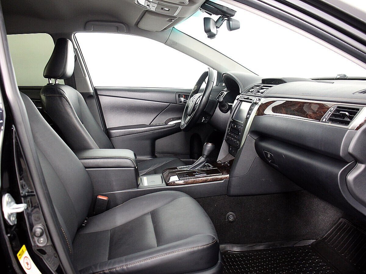 Toyota Camry, 2.5 л, АТ, 2017 фото 2