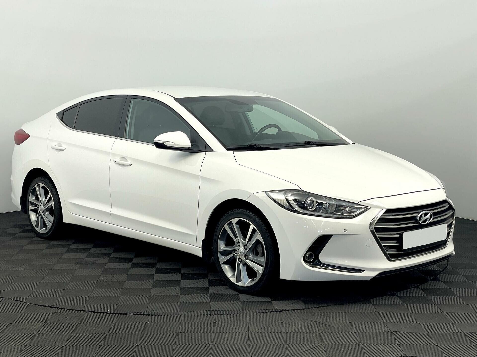 Hyundai Elantra, 2.0 л, АТ, 2017 фото 5