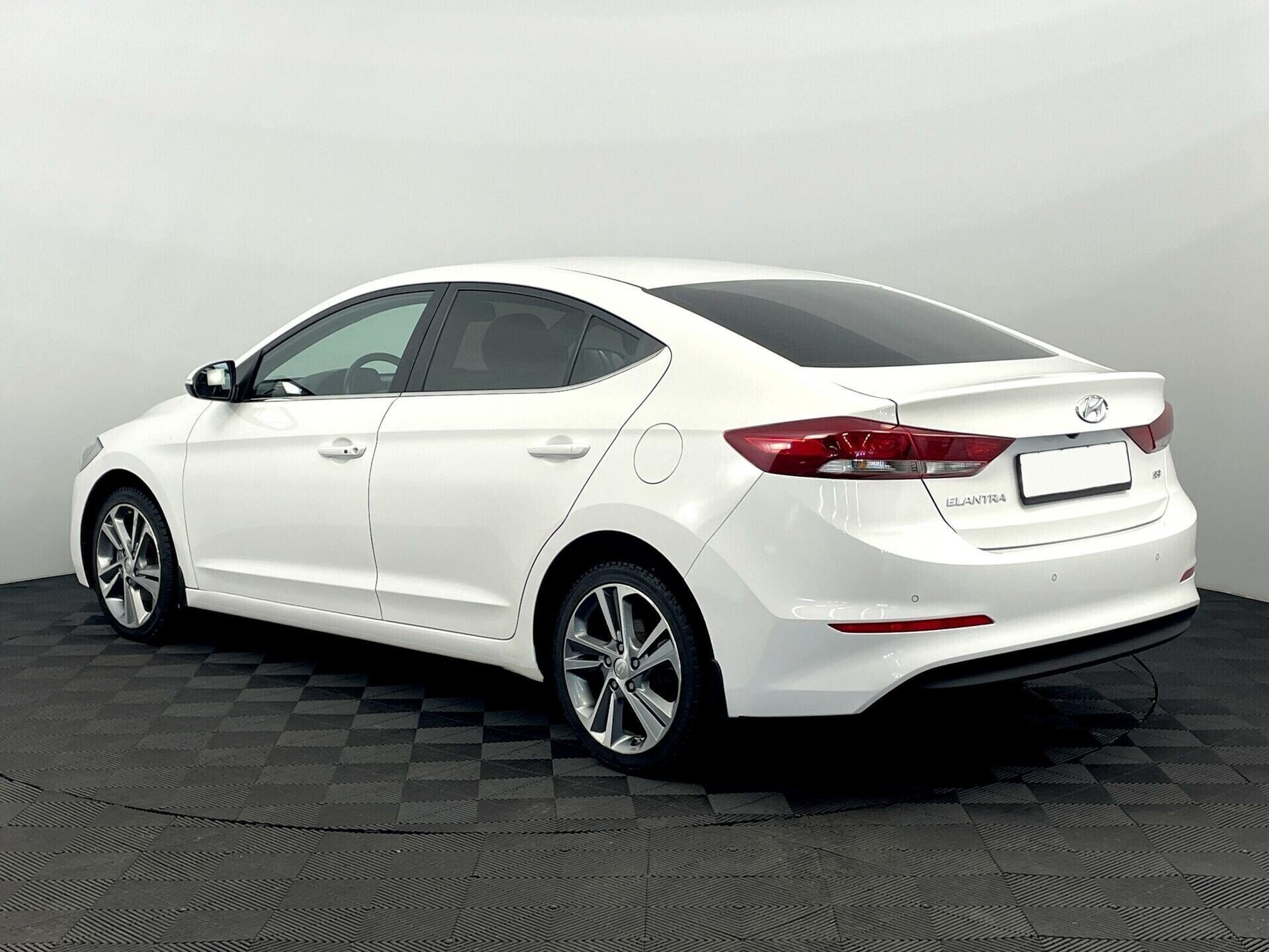 Hyundai Elantra, 2.0 л, АТ, 2017 фото 6